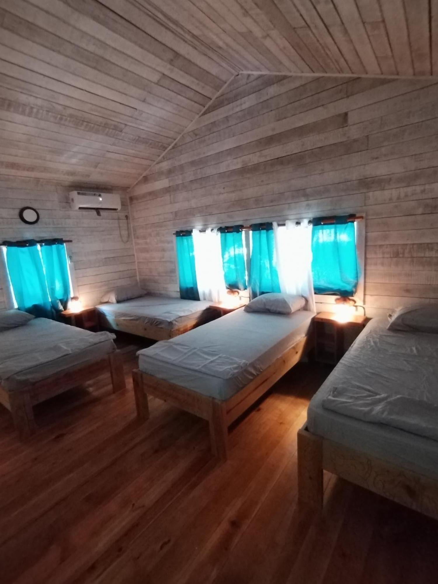 Hotel Tierra Verde Bed And Breakfast Bocas del Toro Exteriör bild