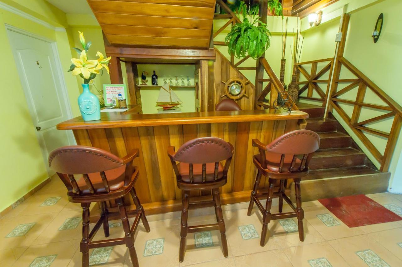 Hotel Tierra Verde Bed And Breakfast Bocas del Toro Exteriör bild